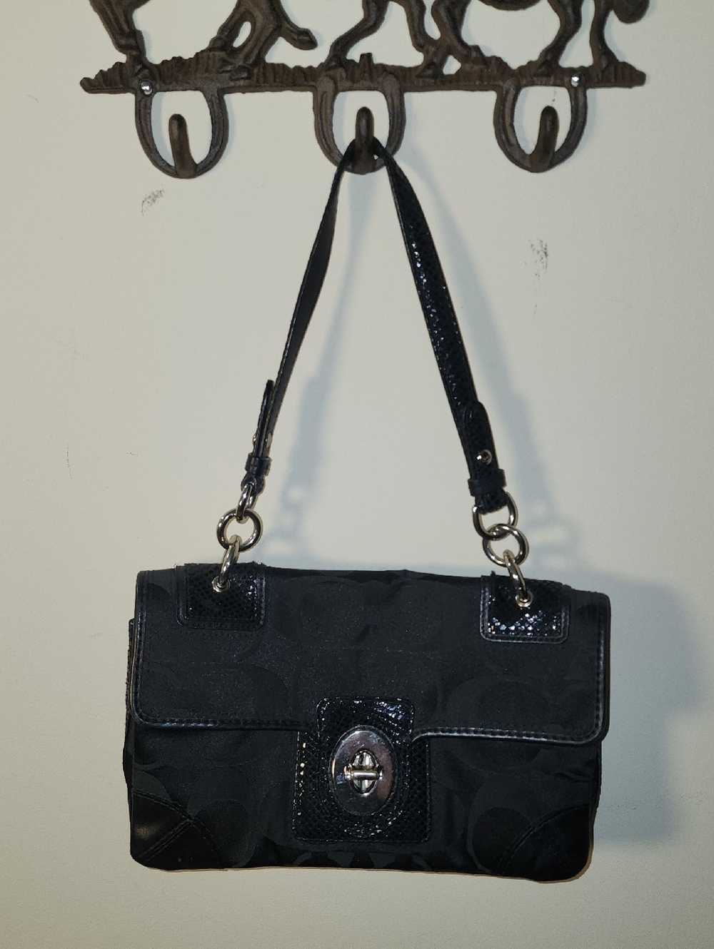 Coach Black Peyton Signature C Y2K Leather Turn-Lock Shoulder Bag 14504